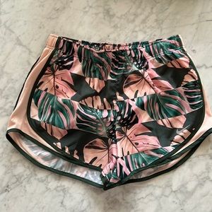 Nike Tempo Dri-Fit Running Shorts Tropical Leaf Print Women’s Medium